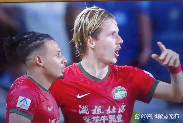 VAR又出巨大争议!离奇14秒 齐祖罕见找裁判理论 VAR又出巨大争议!离奇14秒 齐祖罕见找裁判理论